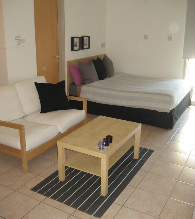 Lykavitos Apartments Никозия Стая снимка